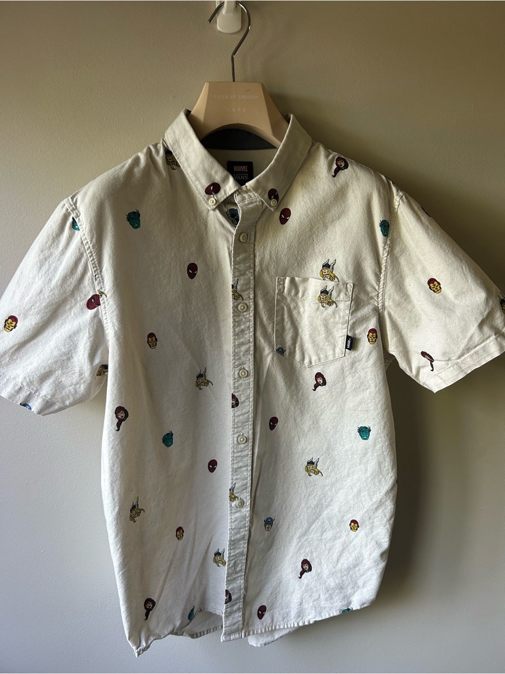 Vans Marvel Short-Sleeve Button-Down Shirt - men’s medium